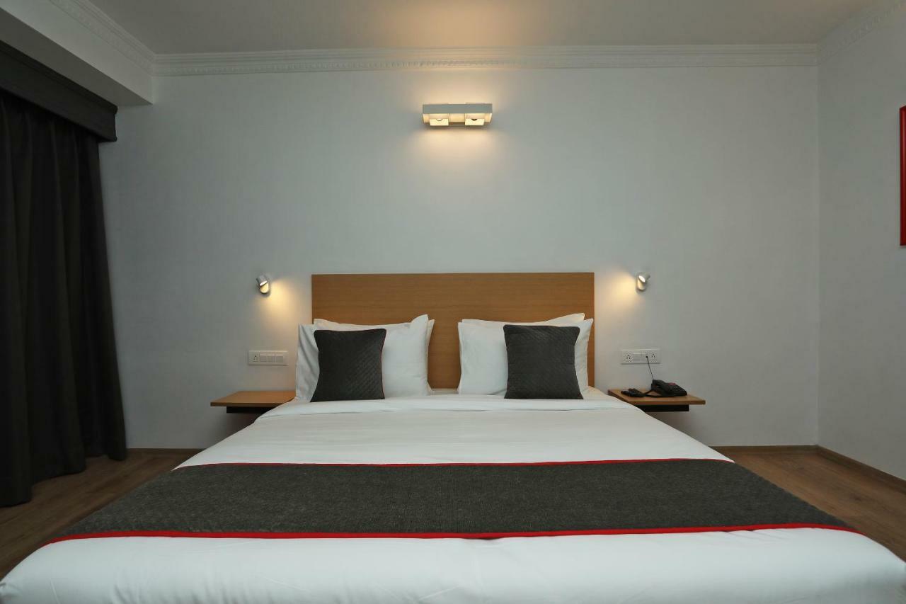 Golden Parkk Hotel Kalküta Dış mekan fotoğraf